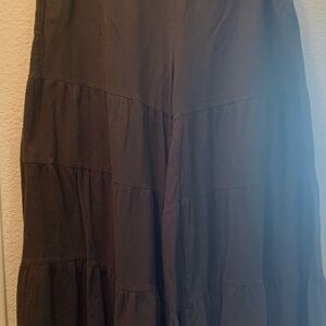 Elegant Olive Tiered pants with elastic wait and pockets XXL